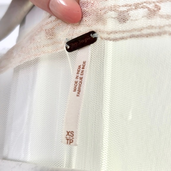 ♥️ Free People The Vicki Embroidered Sheer Top - Picture 5 of 9